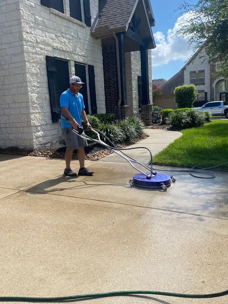 Pressure Washing services in Huntington